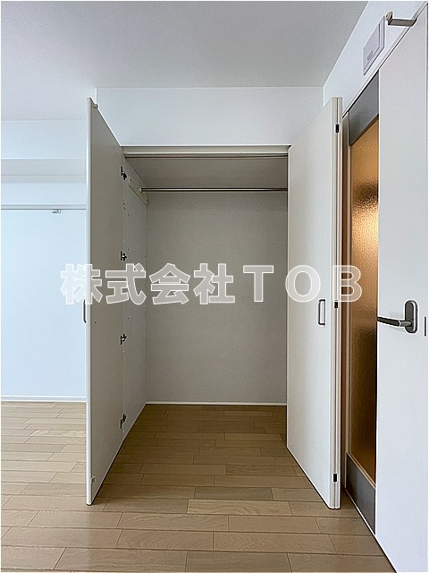 収納　洋室8.4帖　収納