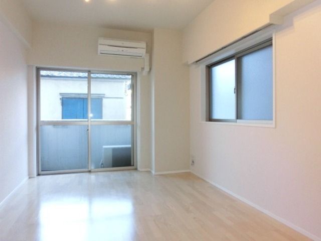 居室・リビング　★２面採光のお部屋★