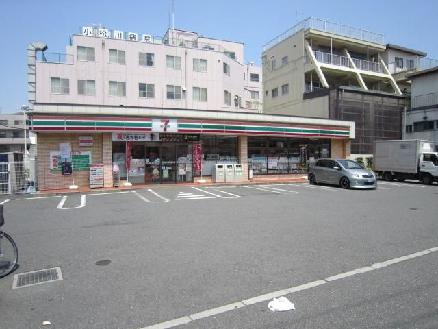 コンビニ　セブンイレブン（コンビニ）まで335m