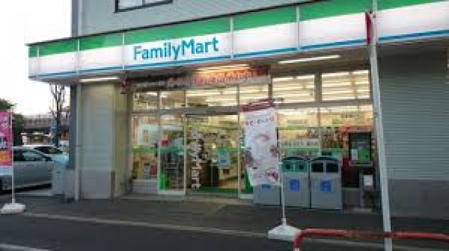 コンビニ　ファミリーマート新横浜店（コンビニ）まで789m