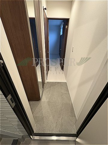 諏訪1丁目共同住宅の玄関写真