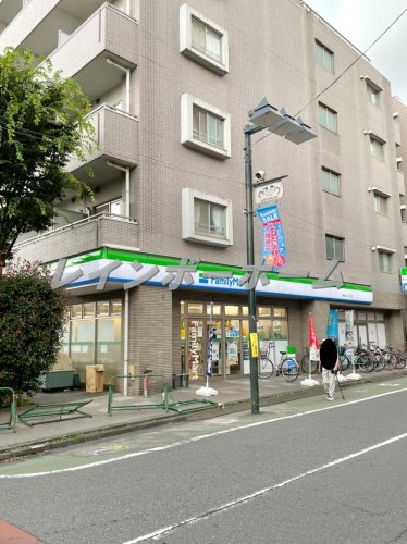 コンビニ　ファミリーマート 練馬北町二丁目店（コンビニ）まで678m
