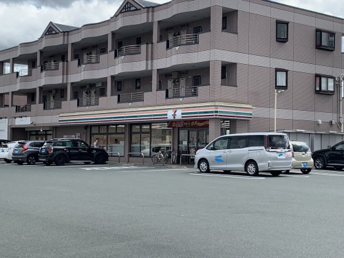 コンビニ　セブンイレブン豊橋下地町店（コンビニ）まで828m