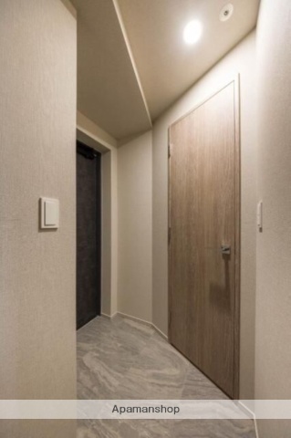 ワンルーフフラット門前仲町の玄関写真