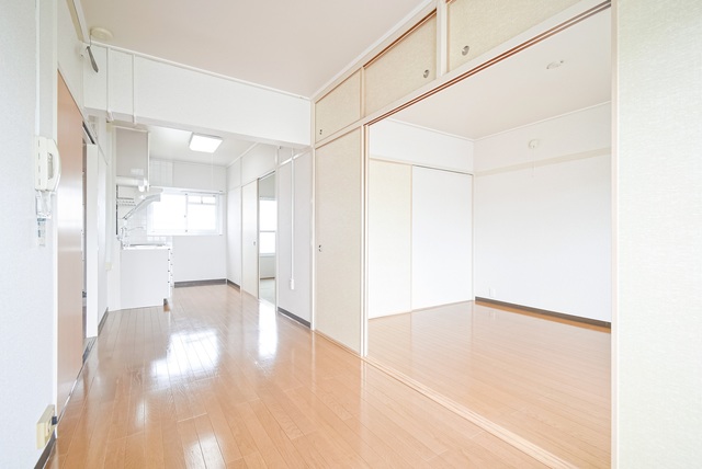 UR藤の台の居間写真