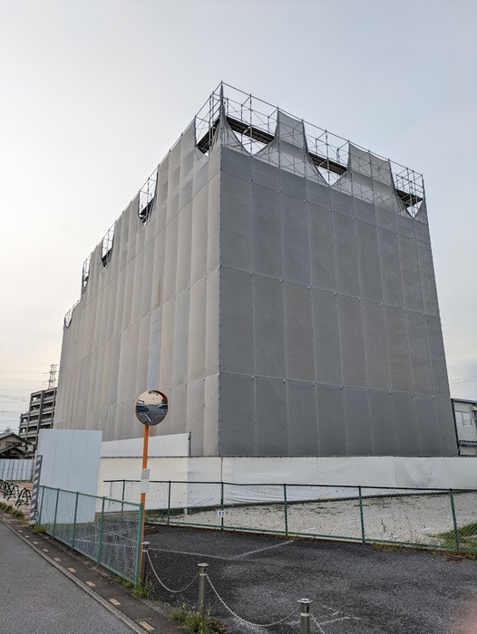 建物外観　建築中
