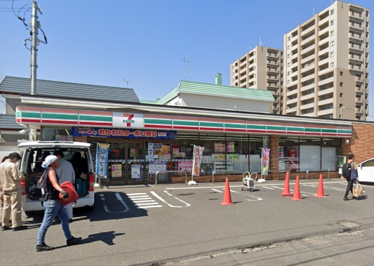 コンビニ　セブンイレブン札幌北郷2条店（コンビニ）まで265m