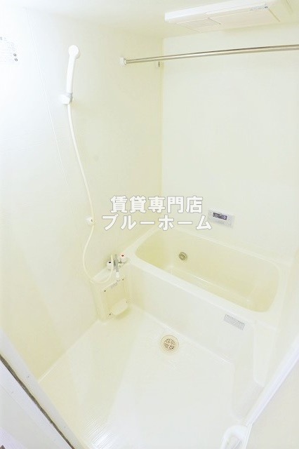 バス・シャワールーム　追炊き機能付きのお風呂です！
