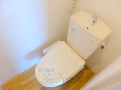 トイレ　ウォシュレット付きのトイレです♪