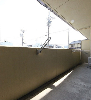 バルコニー　※写真は同じマンションの違う部屋のものになります。