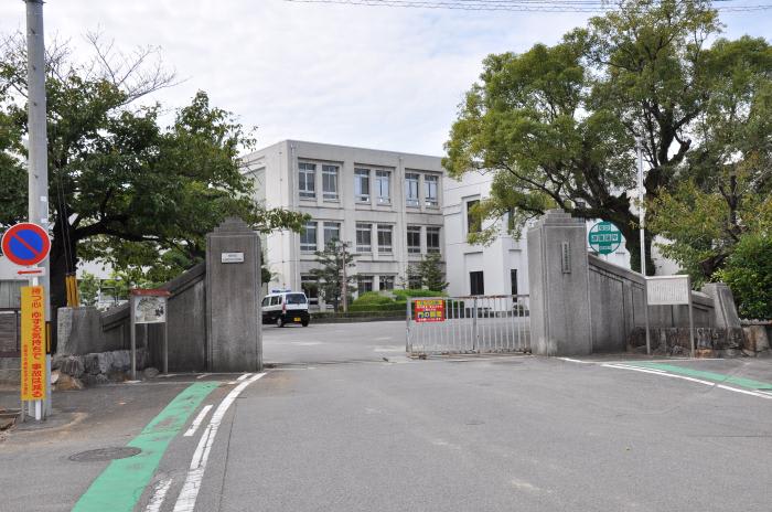 小学校　西尾市立西尾小学校（小学校）まで783m
