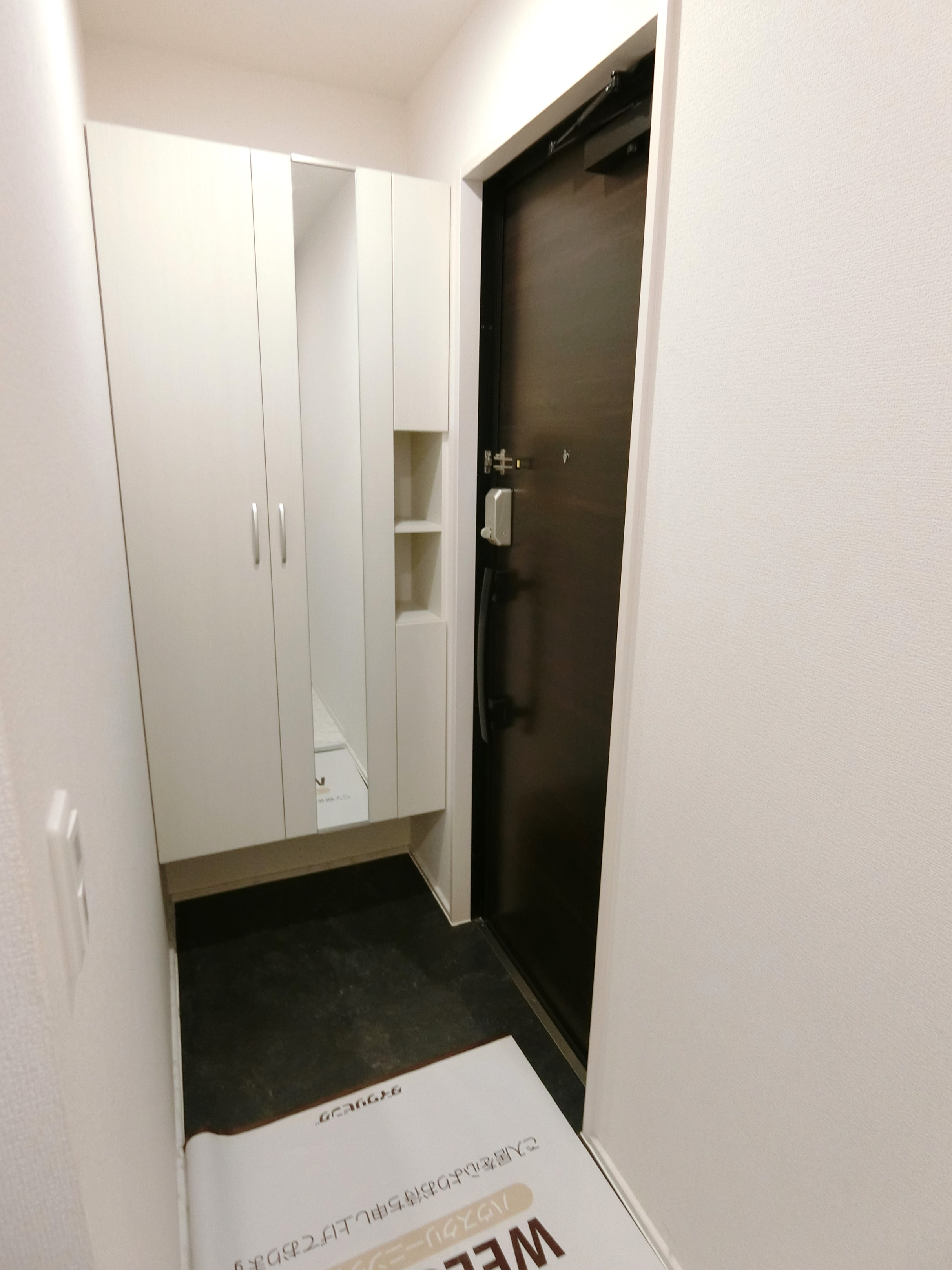 玄関　※同タイプ別号室の写真を転用