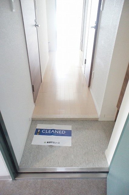 玄関　同タイプ別部屋の写真です