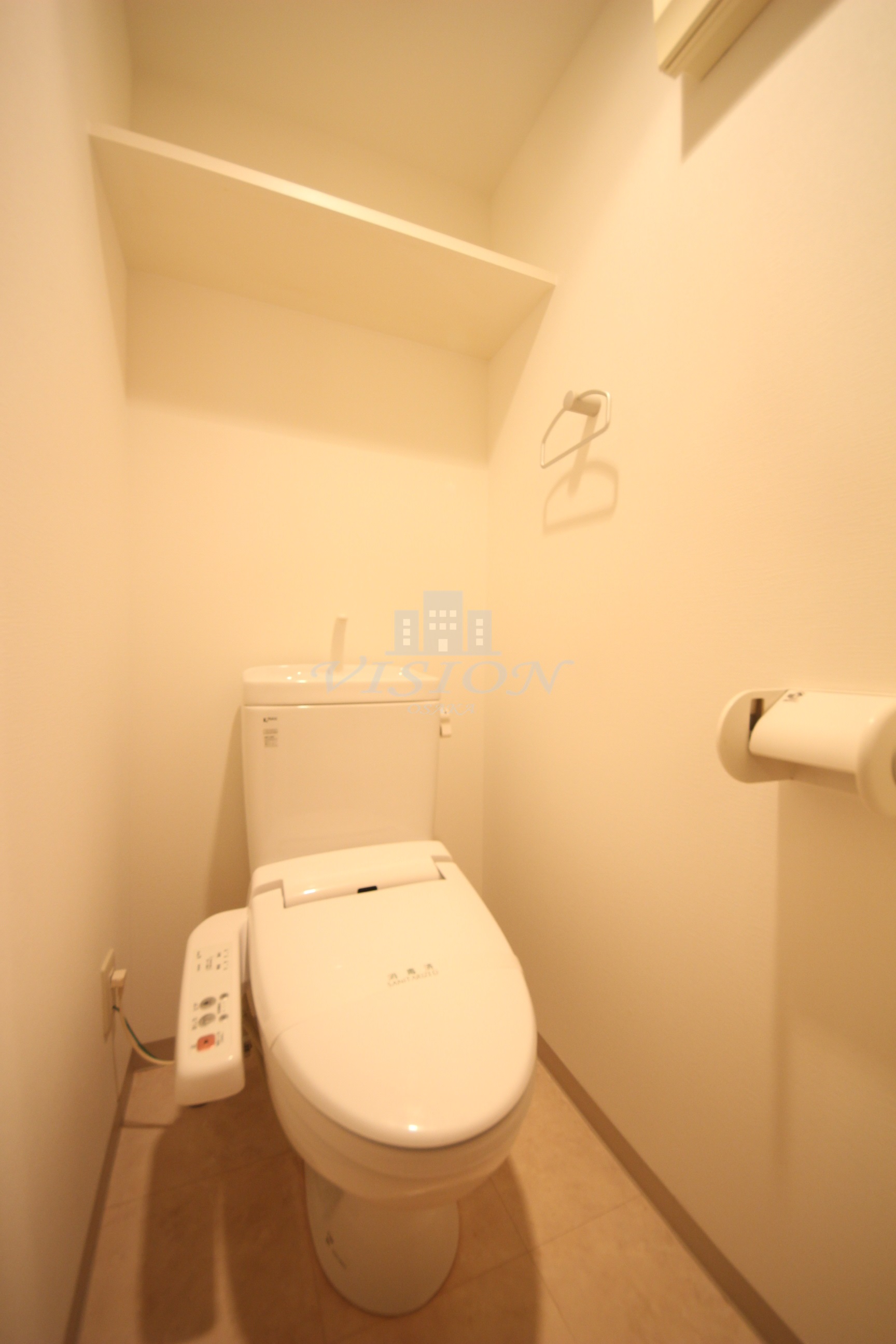 地下鉄御堂筋線 新大阪駅 徒歩8分 15階建 築19年のトイレ写真