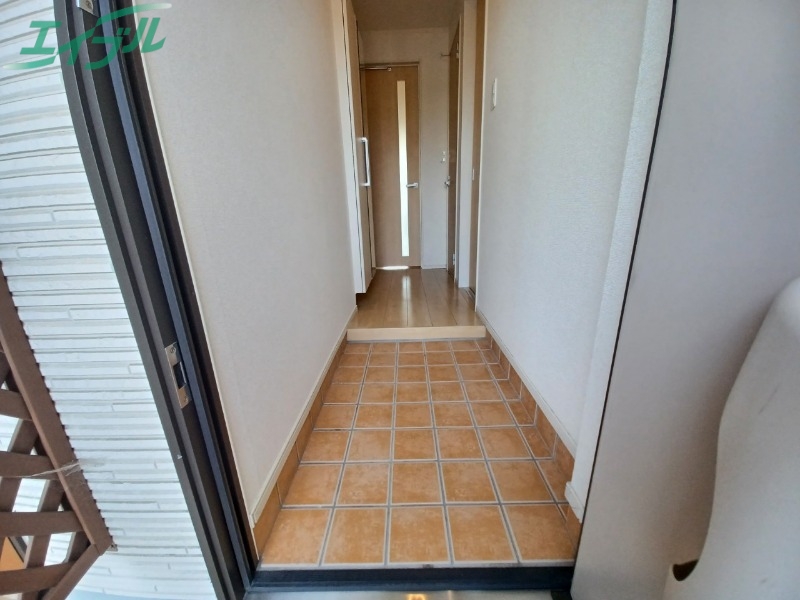 玄関　反転タイプ参考写真