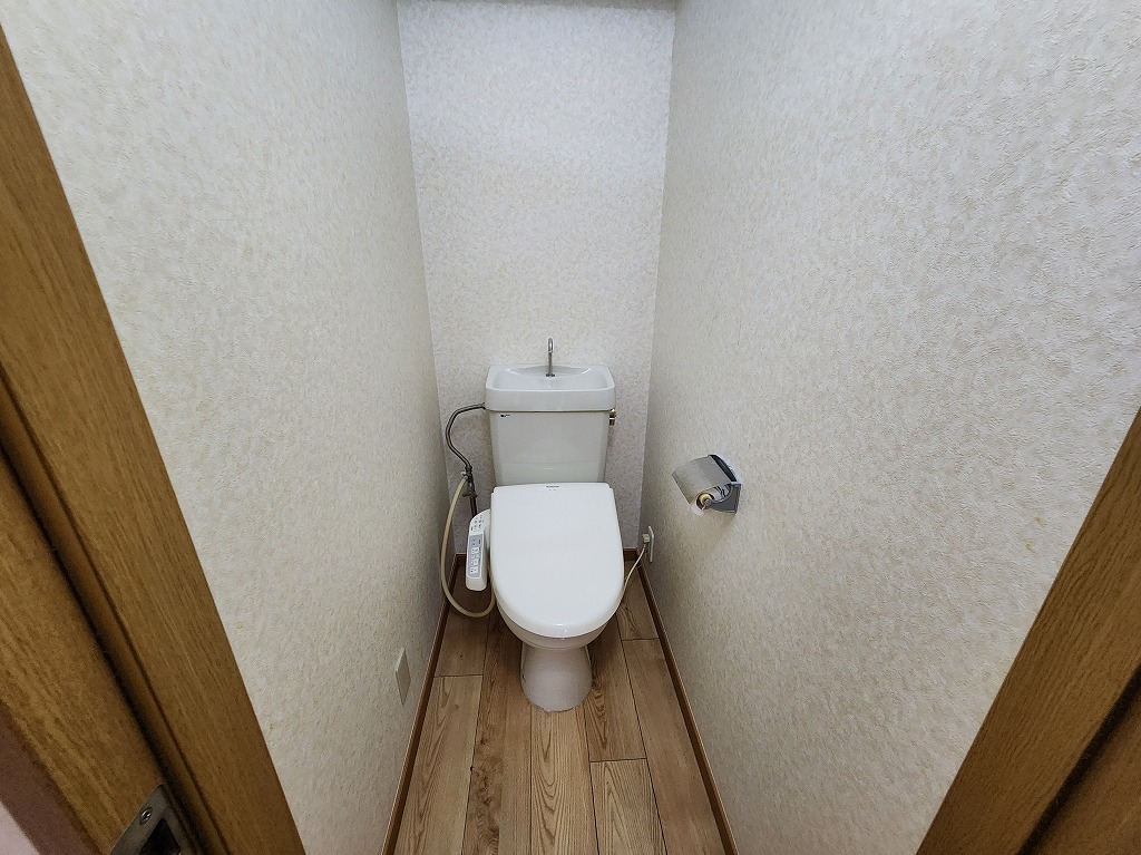 トイレ　癖になるウォシュレット完備