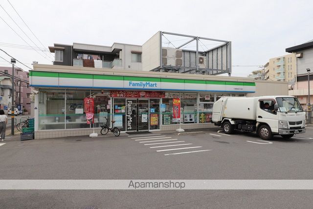 コンビニ　ファミリーマート（コンビニ）まで292m
