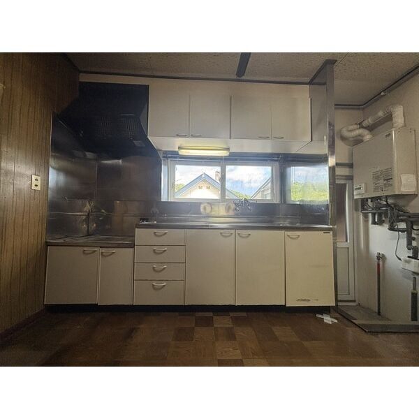 室蘭市小橋内町2丁目4-9戸建のキッチン写真
