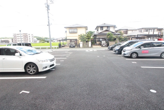 駐車場　敷地内駐車場