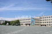 小学校　名古屋市立中小田井小学校（小学校）まで1948m