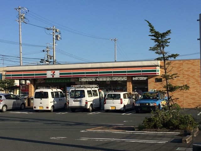 コンビニ　セブンイレブン浜松下石田町店（コンビニ）まで600m