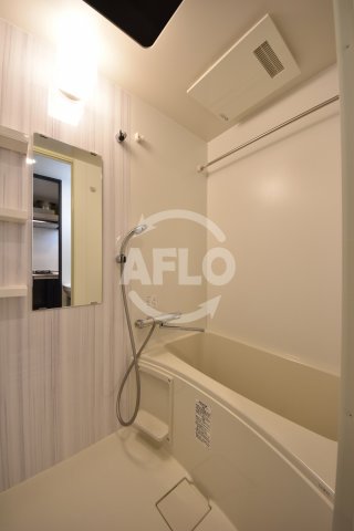 バス・シャワールーム　S-RESIDENCE西長堀　浴室