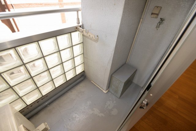 バルコニー　お洗濯にも便利なバルコニー付き