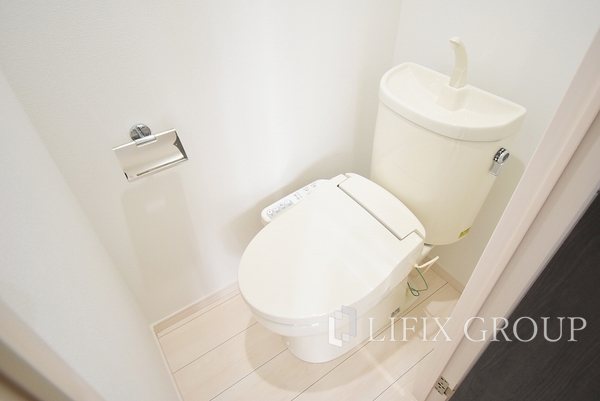 ＪＲ総武線 中野駅 徒歩12分 4階建 築7年のトイレ写真