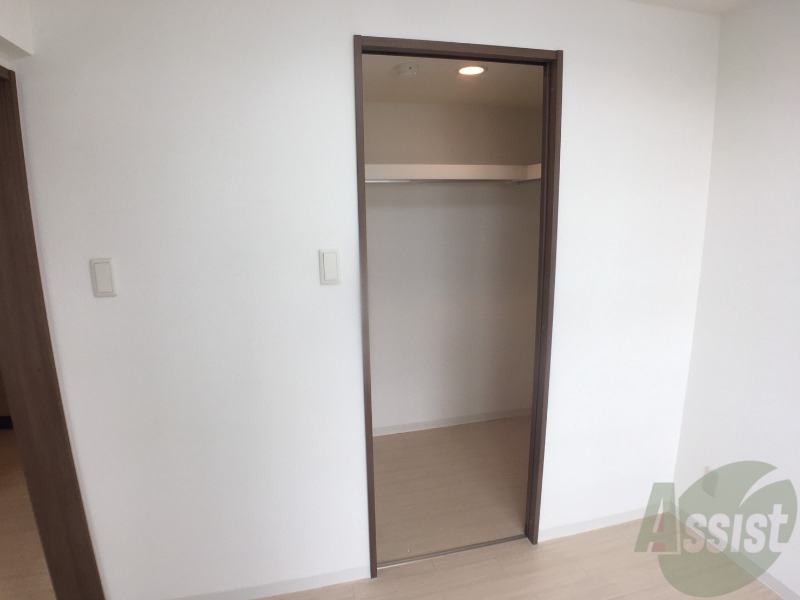 収納　寝室の収納です。部屋がすっきり片付きます。