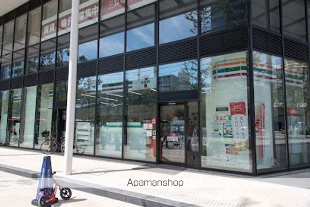 コンビニ　セブン－イレブン勝どき５丁目店（コンビニ）まで381m