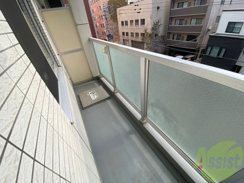バルコニー　こちらはバルコニー。洗濯物が干せるようになっています。