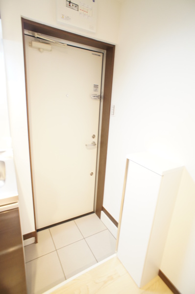 ERINA新横浜の玄関写真