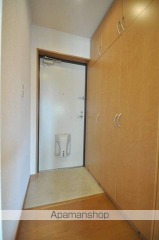 山陽新幹線 岡山駅 徒歩11分 9階建 築17年の玄関写真