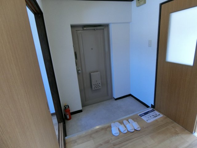 マンショントレビの玄関写真