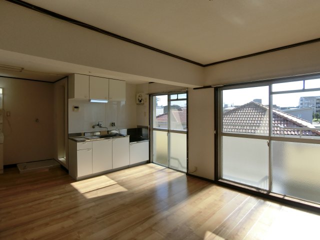 マンショントレビの居間写真