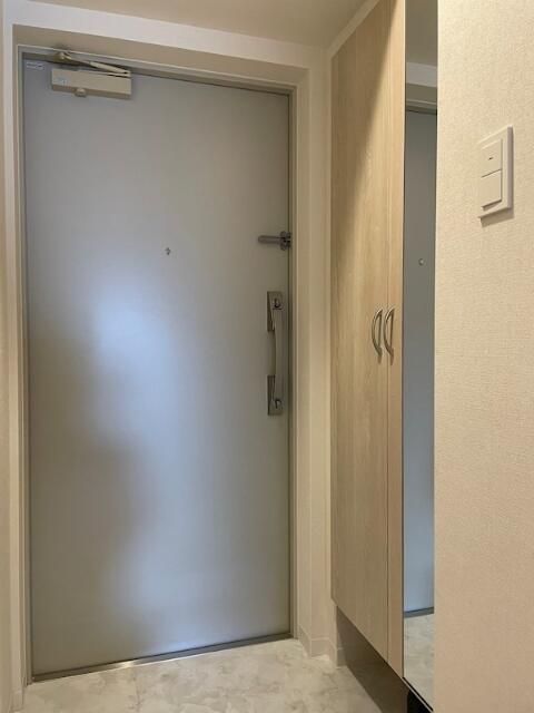 東京メトロ東西線 南行徳駅 徒歩3分 10階建 築6年の玄関写真