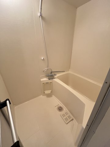 バス・シャワールーム　別号室の内装写真になります。