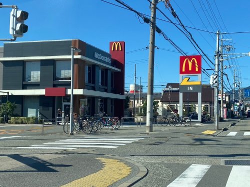 飲食店　マクドナルド 伊丹荒牧店（飲食店）まで654m