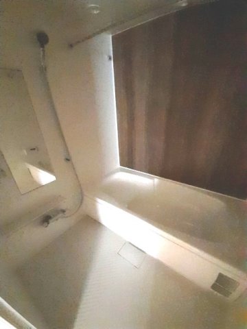 バス・シャワールーム　コンパクトで使いやすいお風呂です