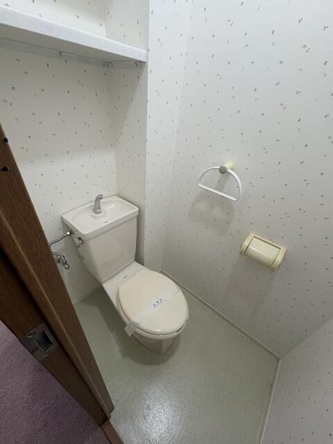 ＪＲ阪和線 和泉府中駅 徒歩14分 12階建 築31年のトイレ写真