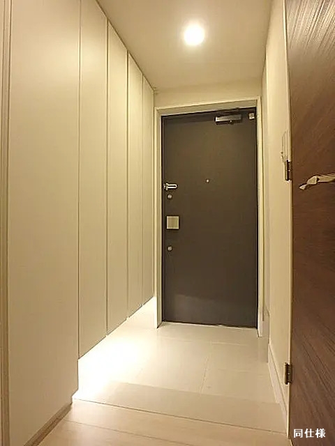 玄関　ゆとりのある玄関スペースです♪