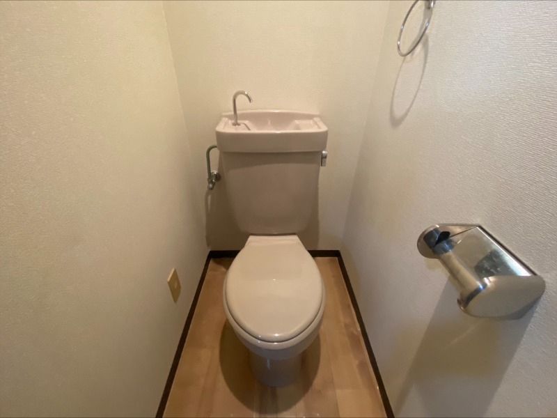 第8エルザビルのトイレ写真