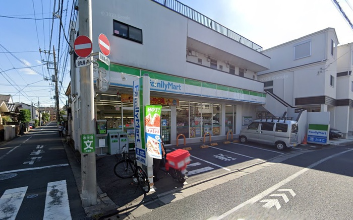 コンビニ　ファミリーマート　西荻女子大通り店（コンビニ）まで331m