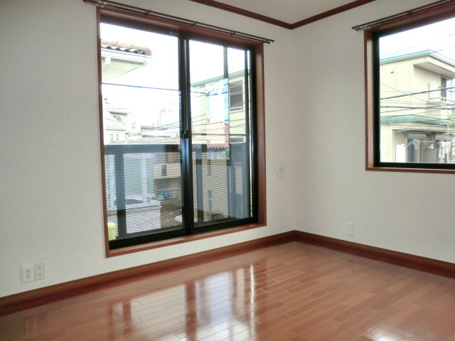 居室・リビング　★※別号室の写真です　明るいフローリングの角部屋です★