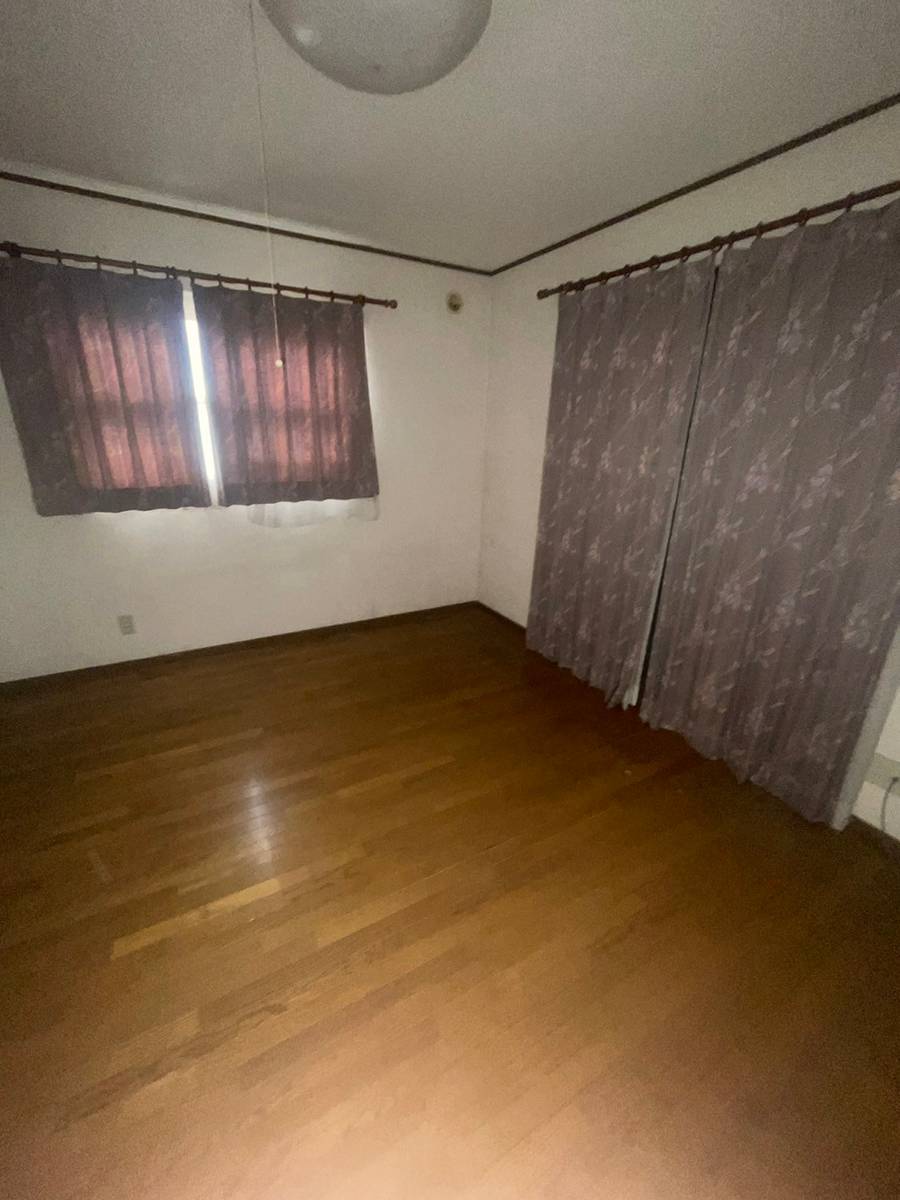 見和三丁目戸建て1の居間写真