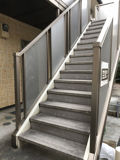 エントランス　共用階段