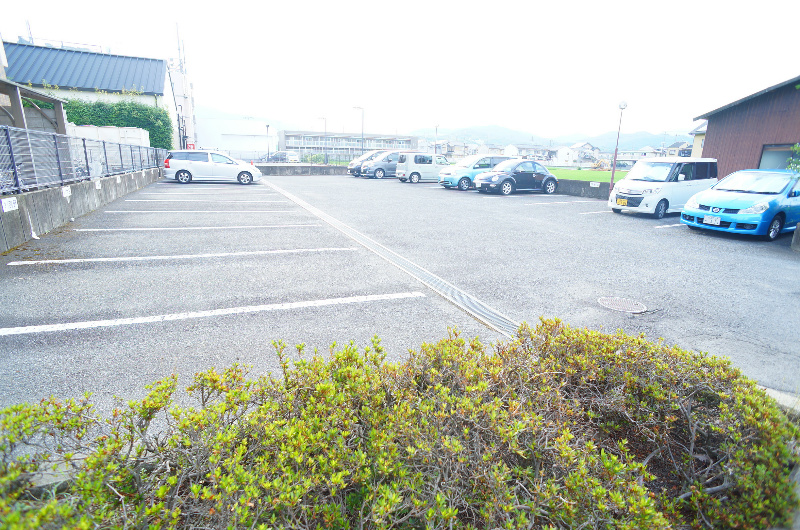 駐車場　ガレージ2年間無料です！！