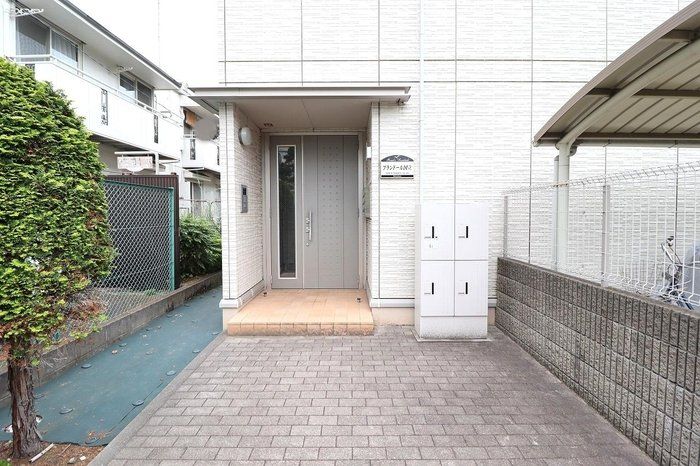 エントランス　★洋室11帖★