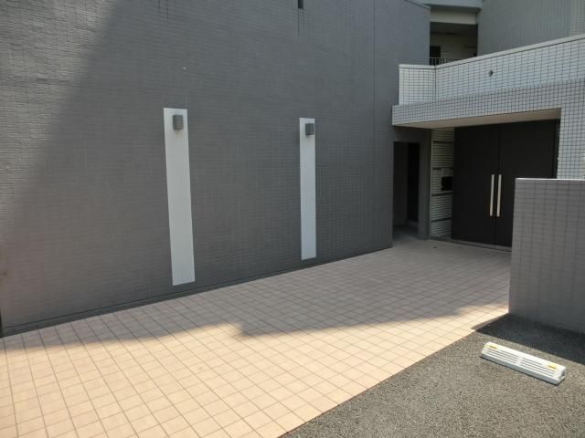 エントランス　オートロック完備のエントランスです