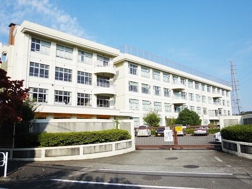 小学校　秋葉台小学校（小学校）まで400m